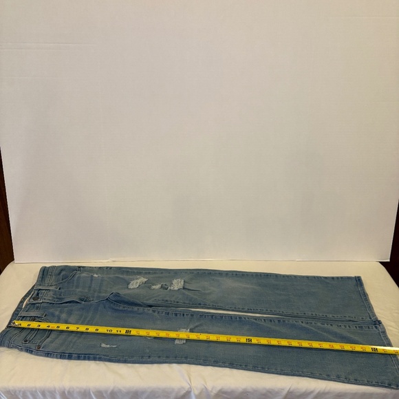 Levi's 725 High Rise Women's Light Blue Distressed Jeans Bootcut Size 25x30 - Picture 4 of 12